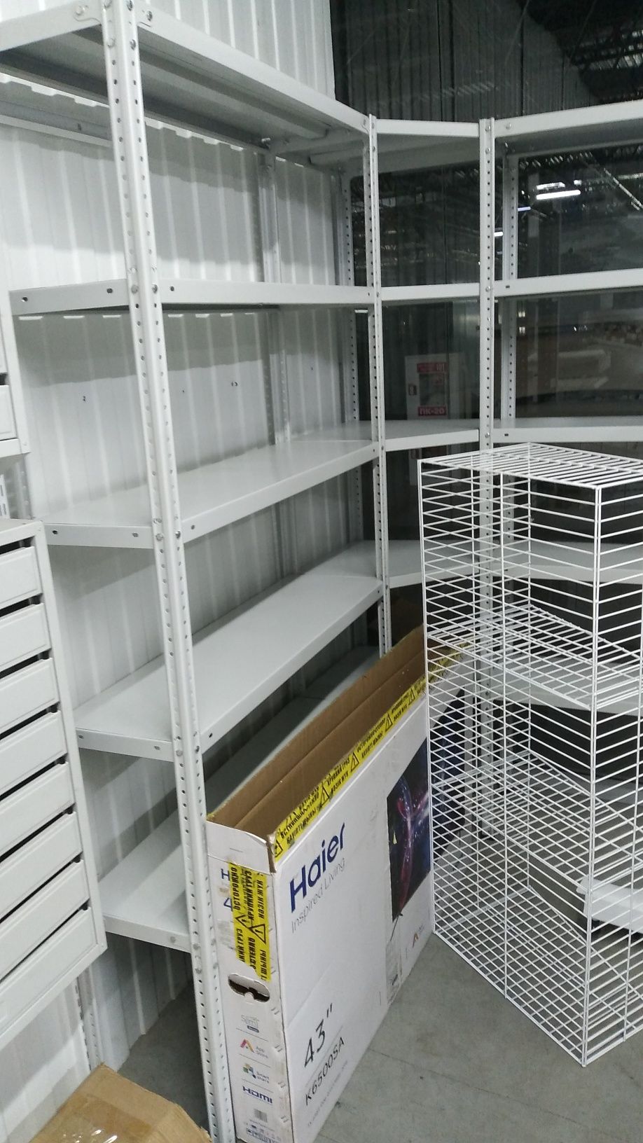 Металлические стеллажи полки для магазина