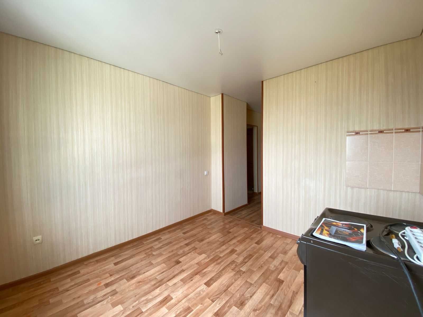 продам 2х комн кв 8мкр Ауэзова 79