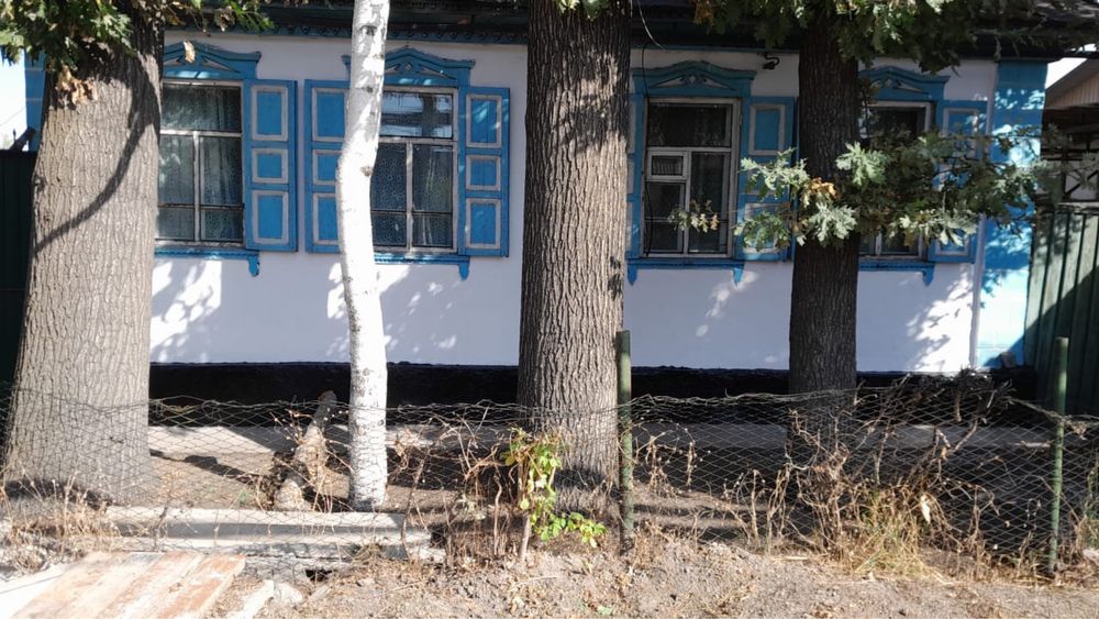 Продам дом срочно, все в шаговой доступности