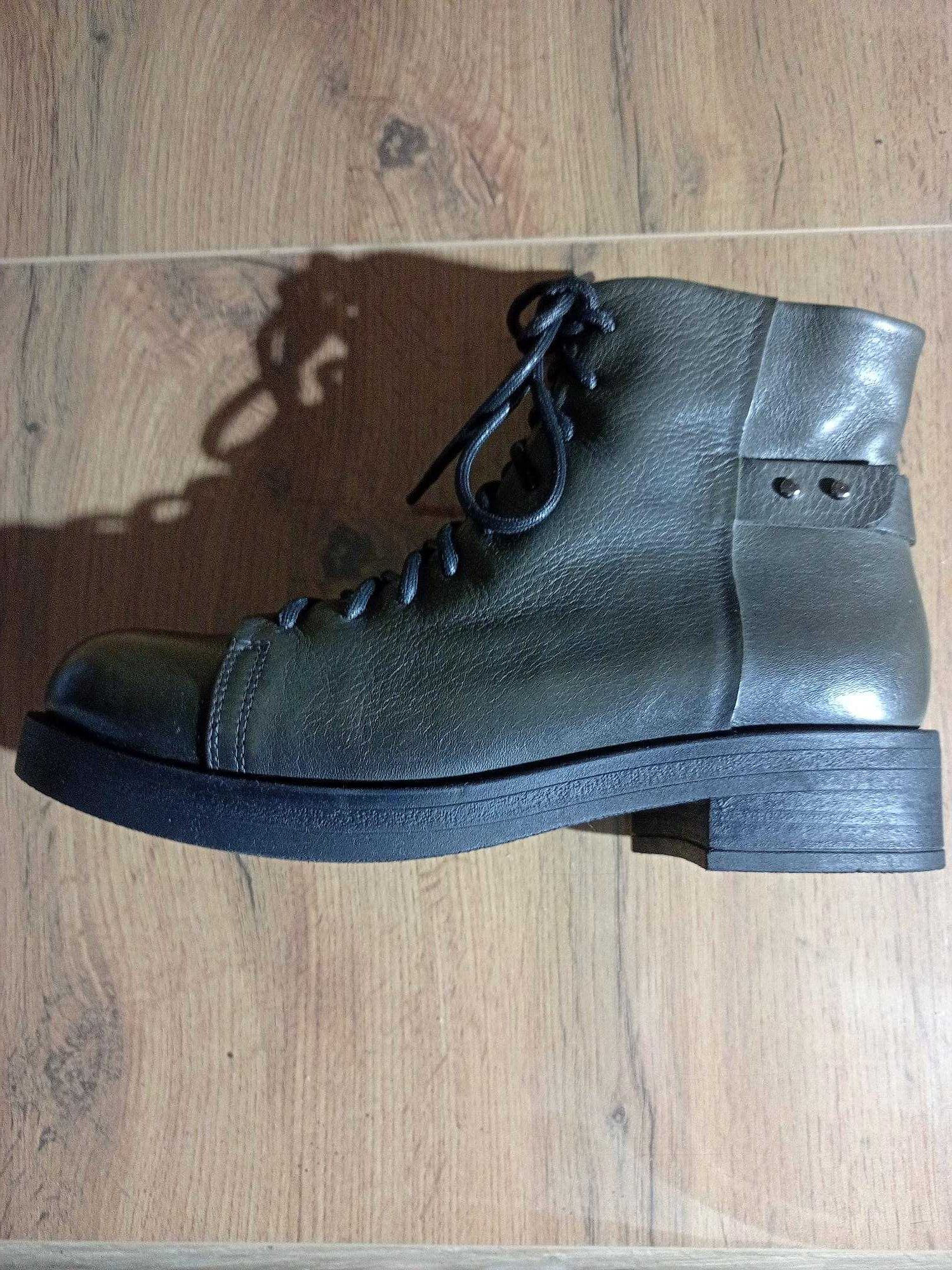 продам женские зимние ботинки