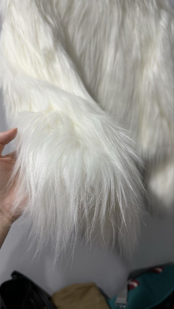zara шуба искусственная белая
