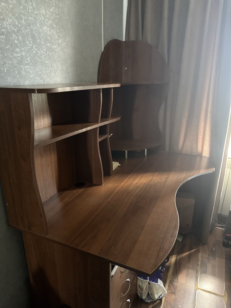 Рабочий стол Б/У дерево