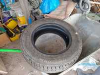 Продам  шины  зимние .б  / у .  185 / 70  . R 14