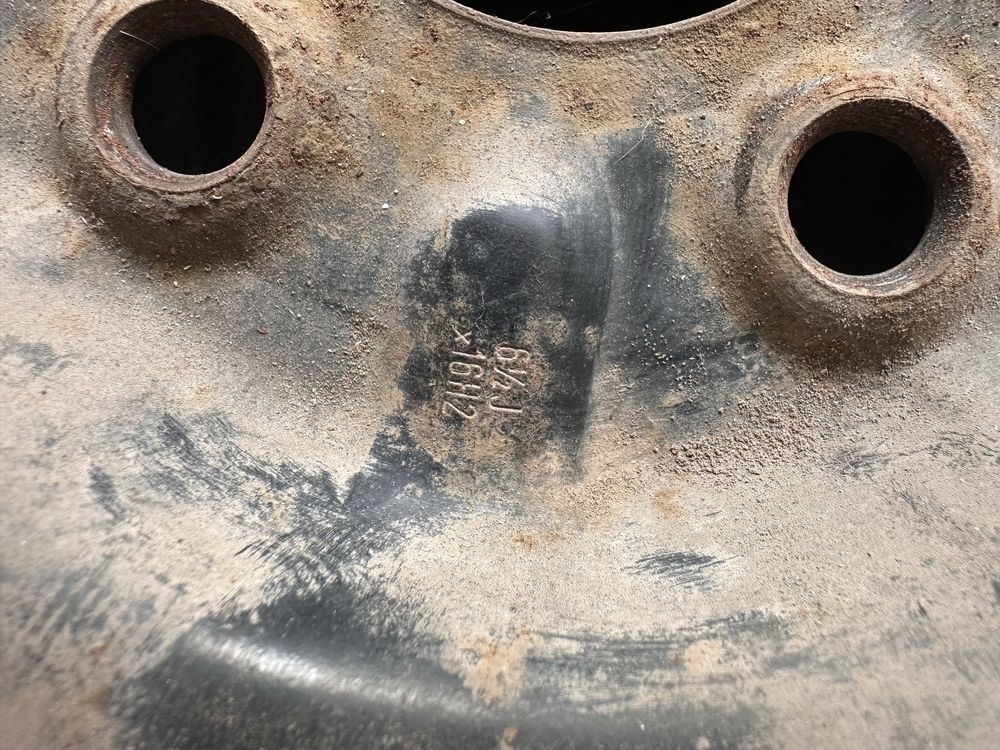 R16 стояли на Nissan primera p12 2002 года