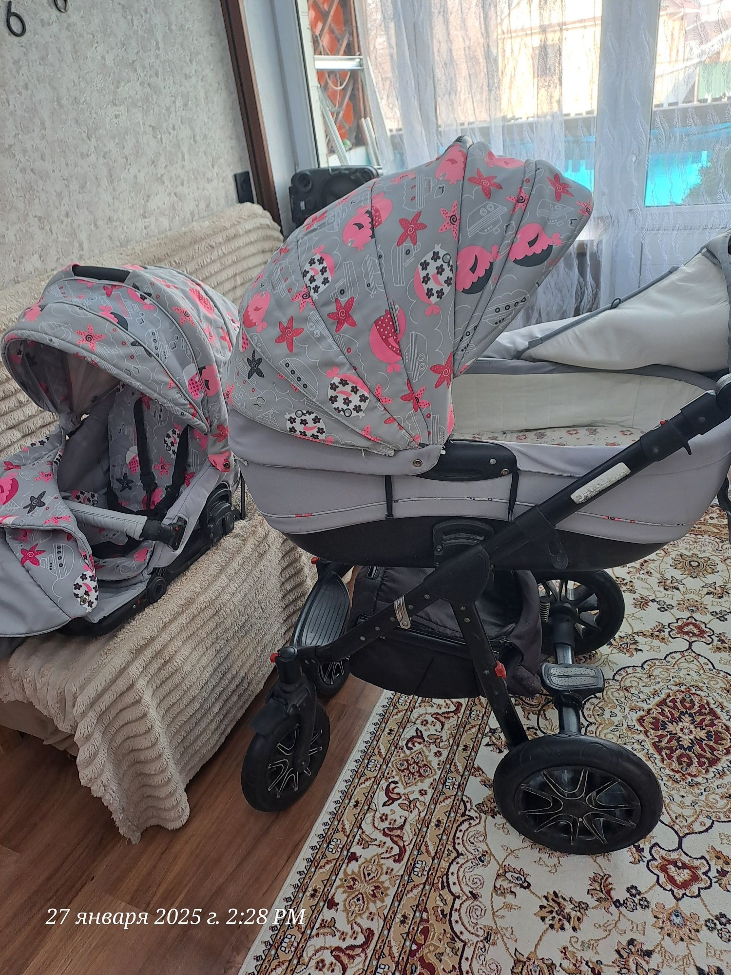 Продам фирменную,качественную коляску