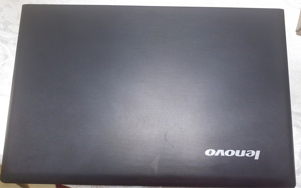 Продам ноутбук Lenovo. Минус не работает экранный шлейф.