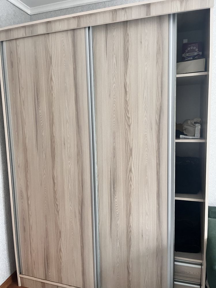 Продам шкаф купе