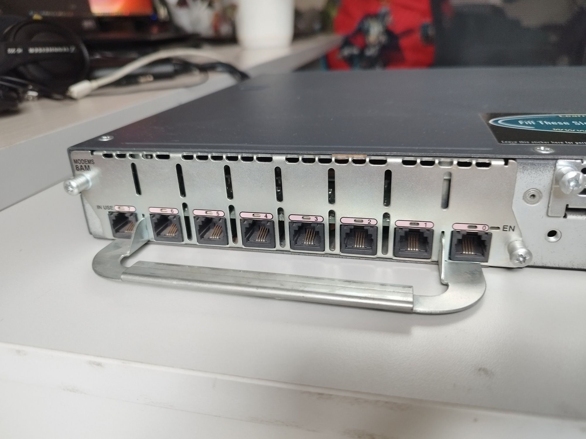 Продам маршрутизаторы CISCO