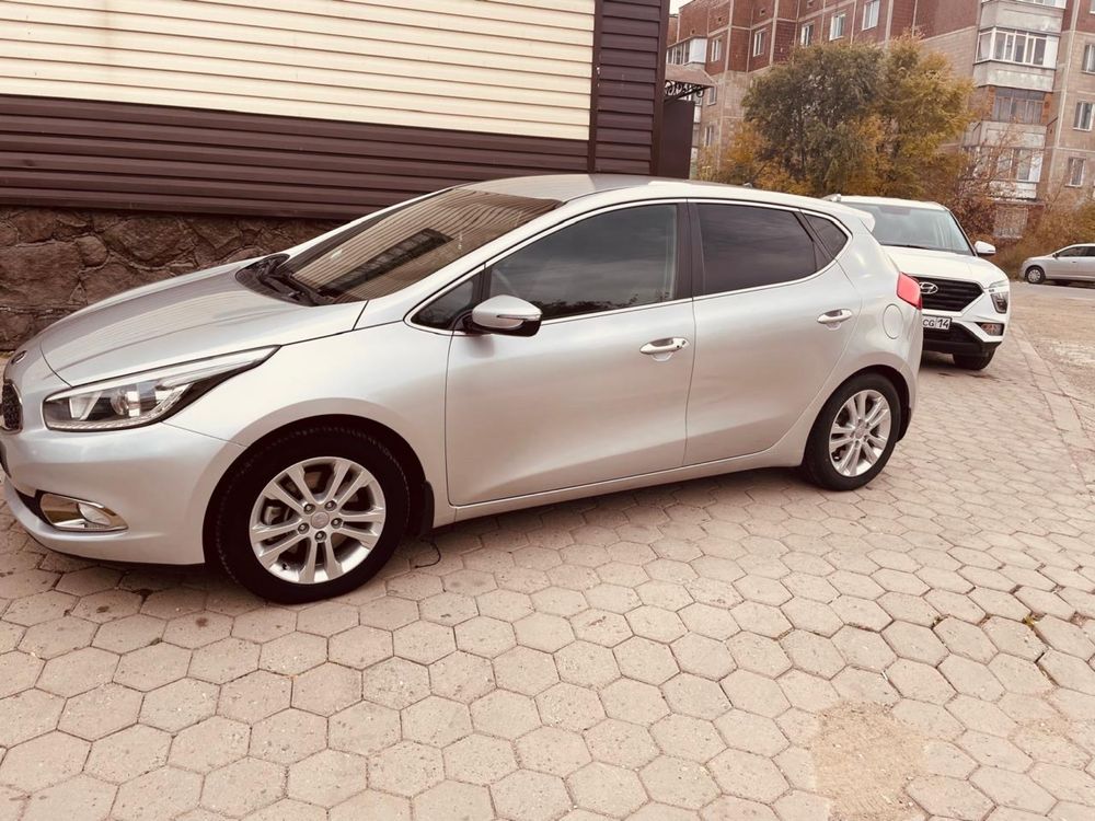 Продаю машину Kia Cee’d