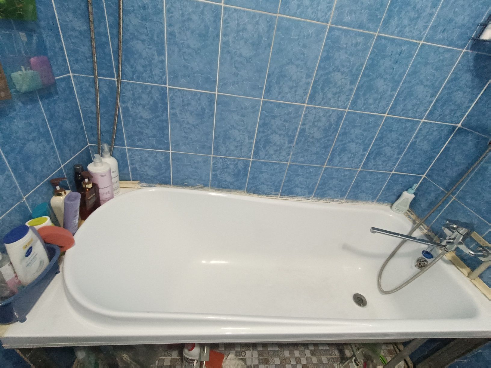 Продам акриловую ванну