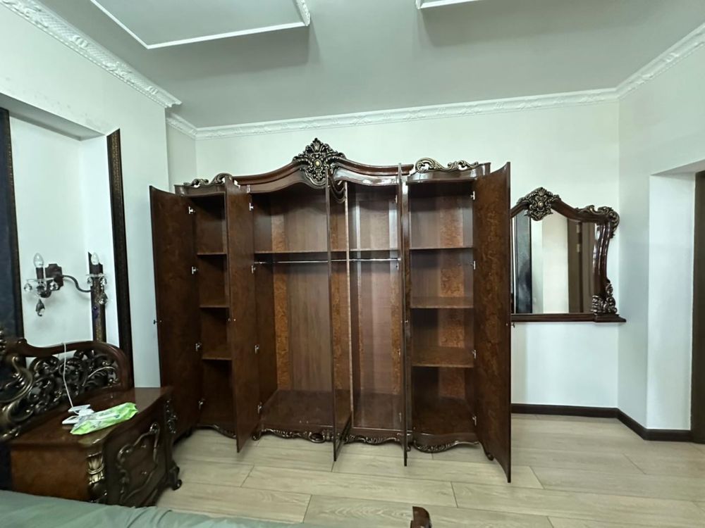 Спальный гарнитур