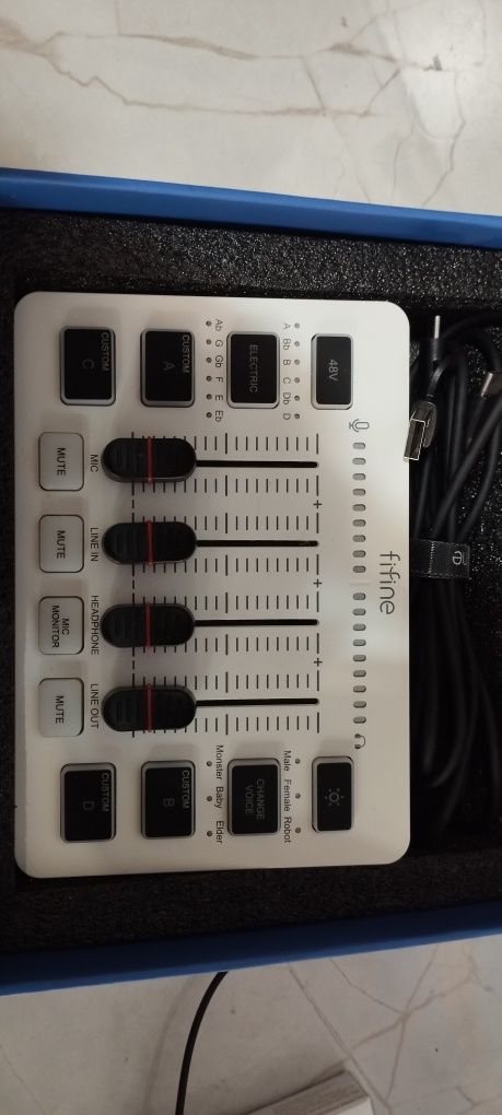 Звуковая карта Fifine SC3W