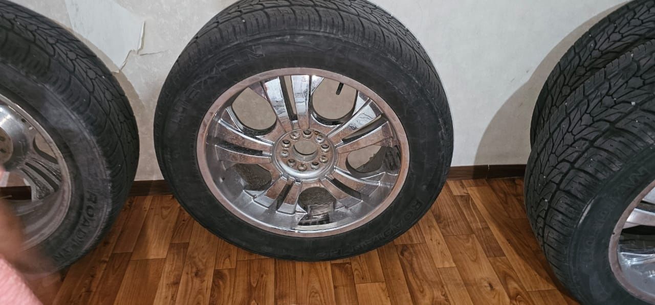 Мерседес МЛ R20 255/50 хорошем состояние