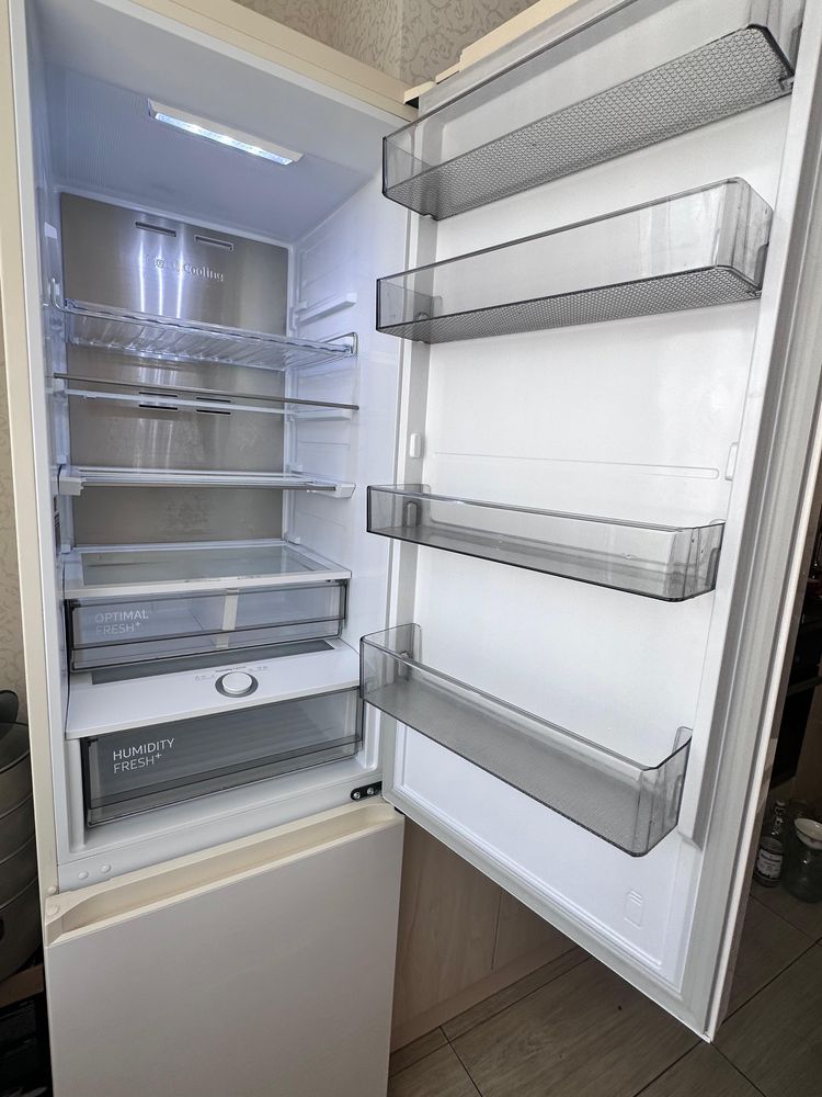 Холодильник Samsung RB38T7762EL — A++ (энергосберегающий, почти новый)