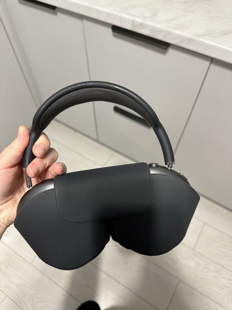 AirPods Max продаю срочно