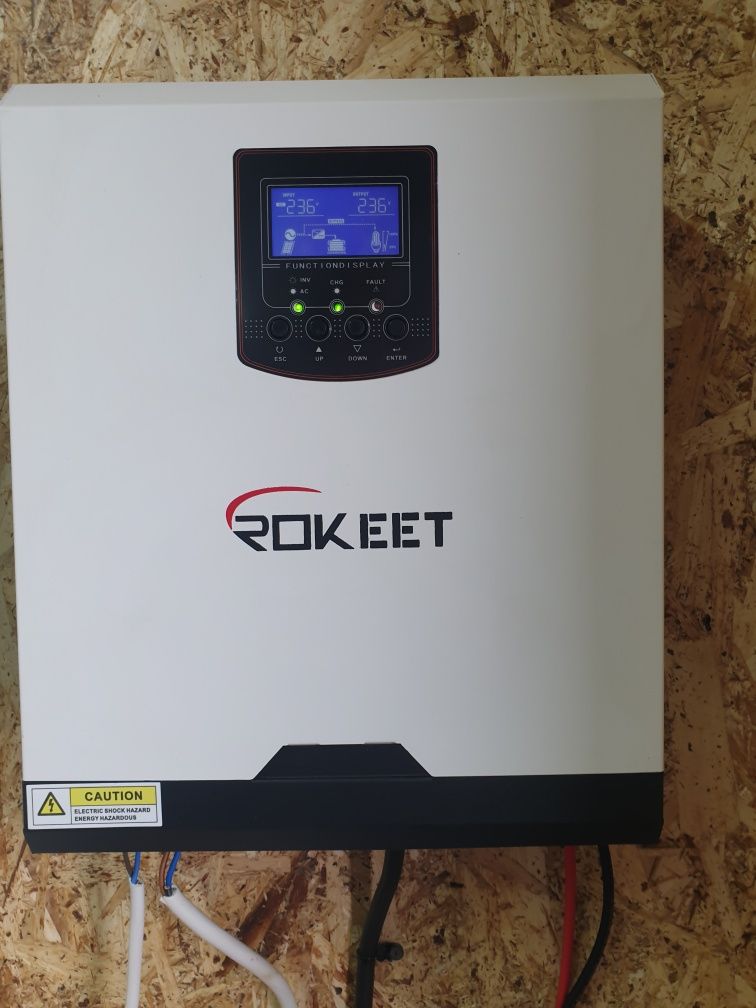 Гибридный инвертор ROKEET 24B 3500Вт PWM