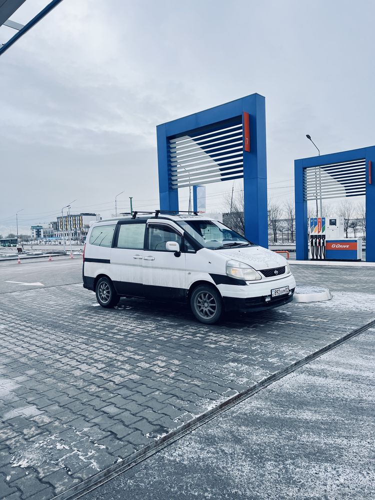 Ниссан серена продается