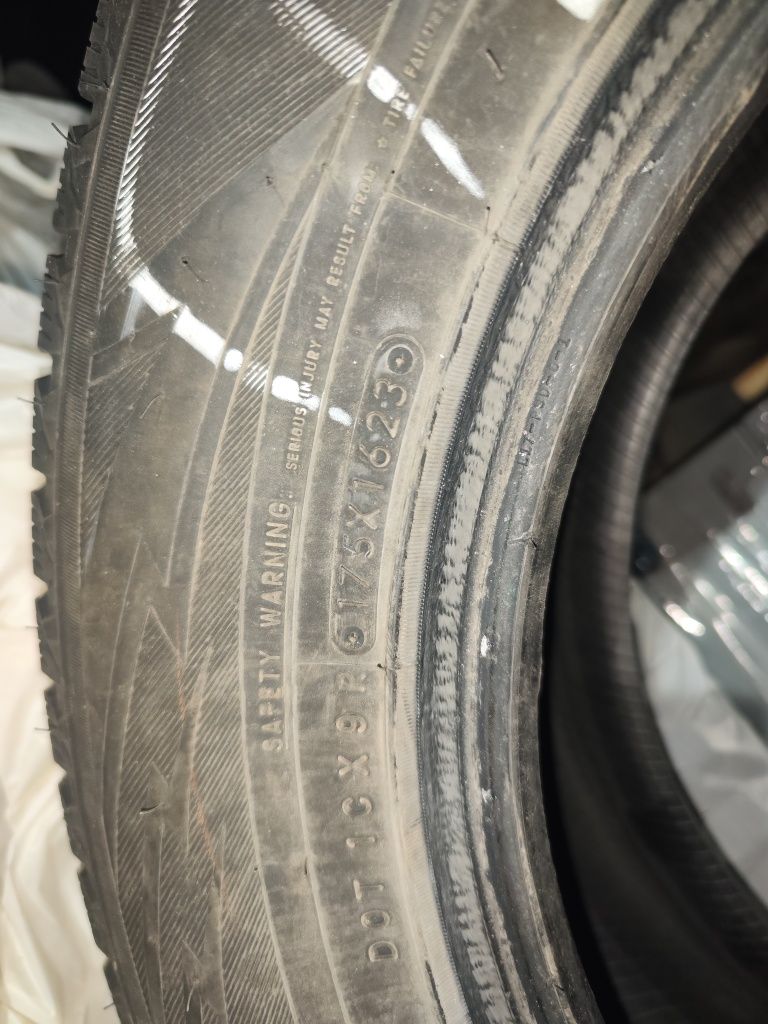 Продам TOYO Зима 245/65/17 пробег 100 км хранились в сухом гараже