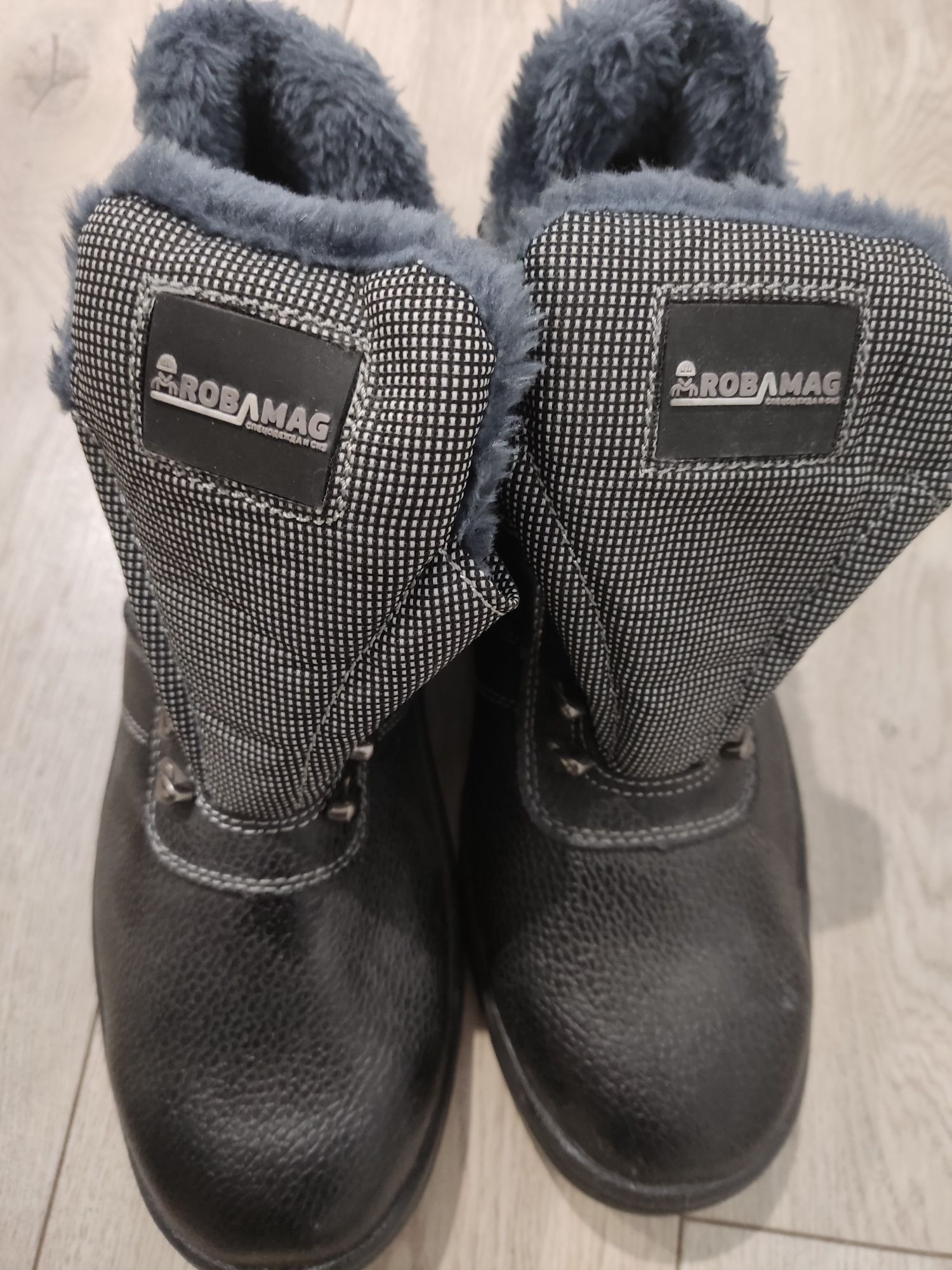 Продам спец ботинки зимние