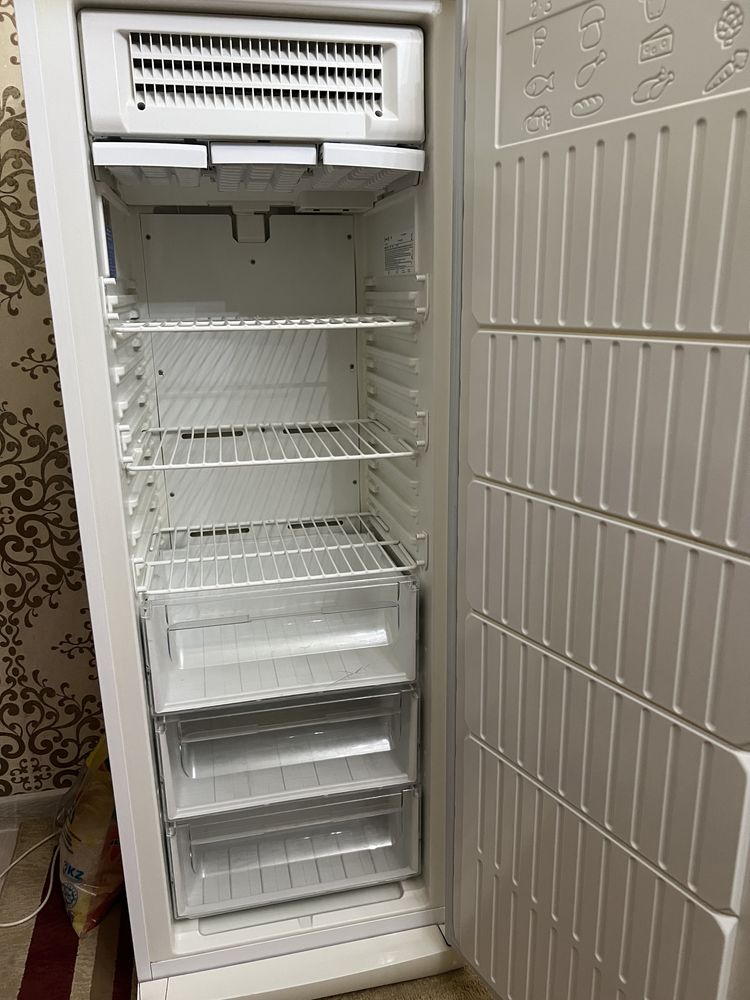 продается морозильник, мотор не работает