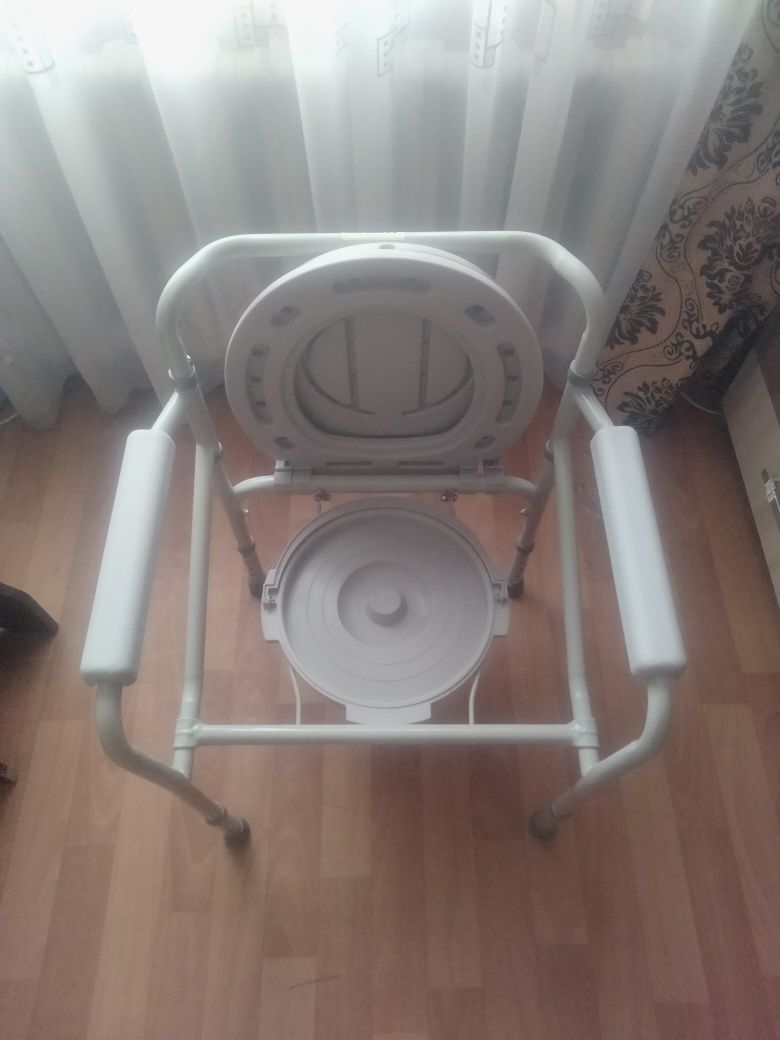 Продам кресло-туалет Amedon AN-668