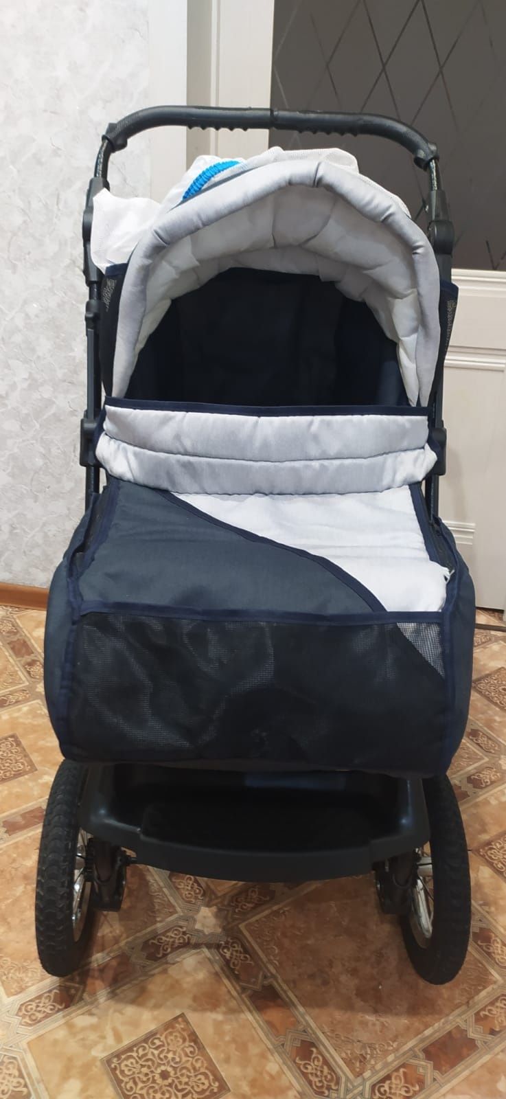 Продам детскую коляску-трансформер зима-лето