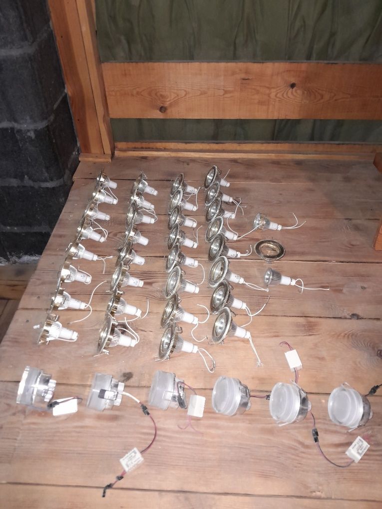 Споты количество 40 штук по 250 тенге.