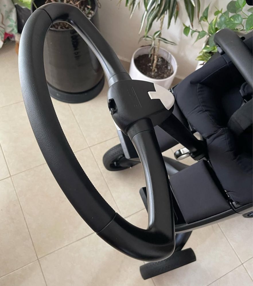 Продам коляску фирмы Stokke
