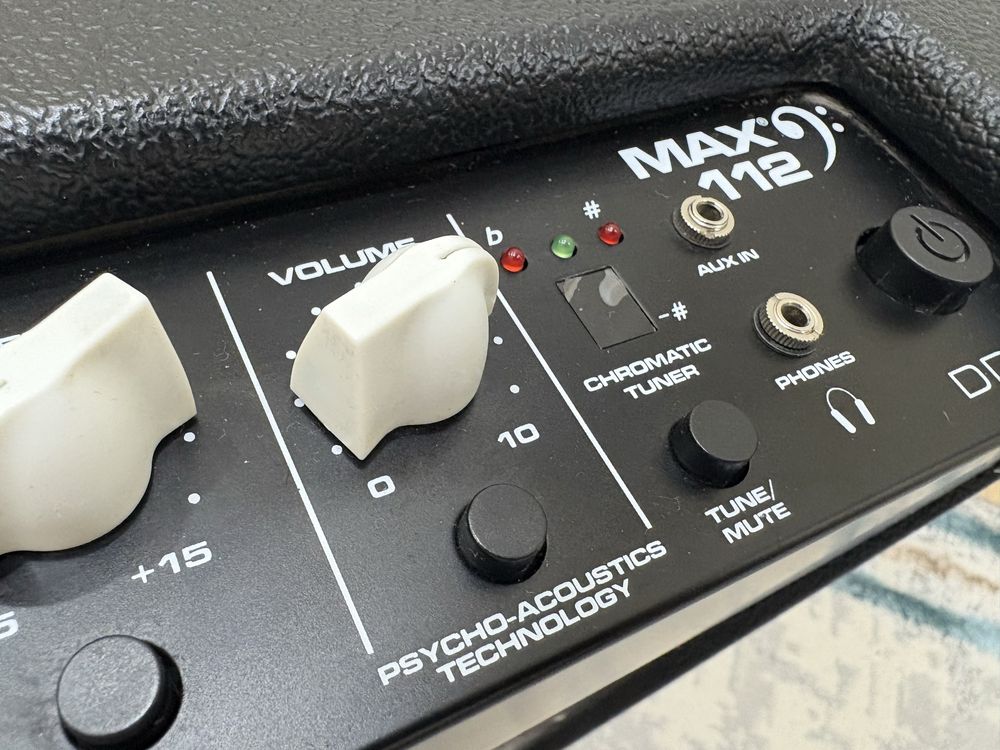 Басовый комбик “Peavey Max112”