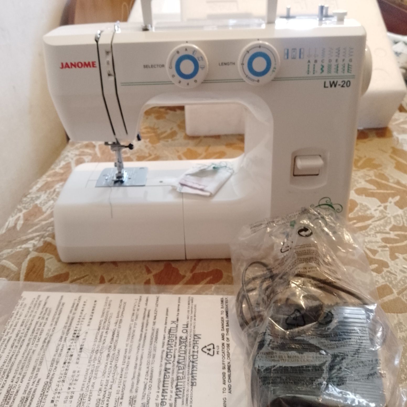 Швейная машинка JANOME