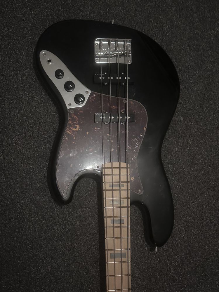Бас гитара redhill форма jazz bass