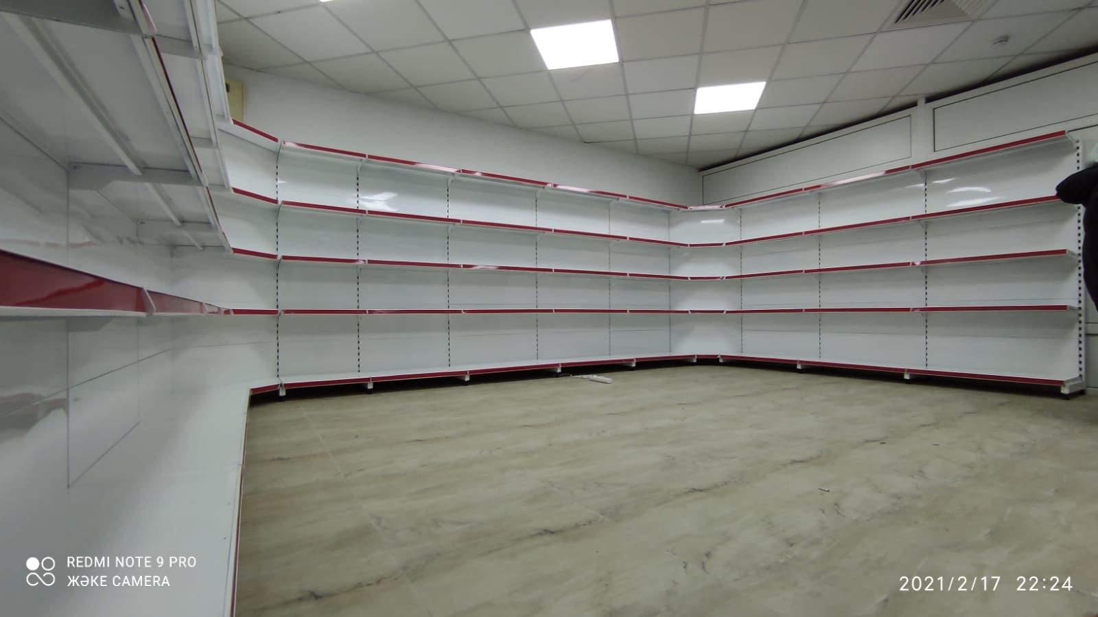 Металлические стеллажи полки для магазина кассовый бокс