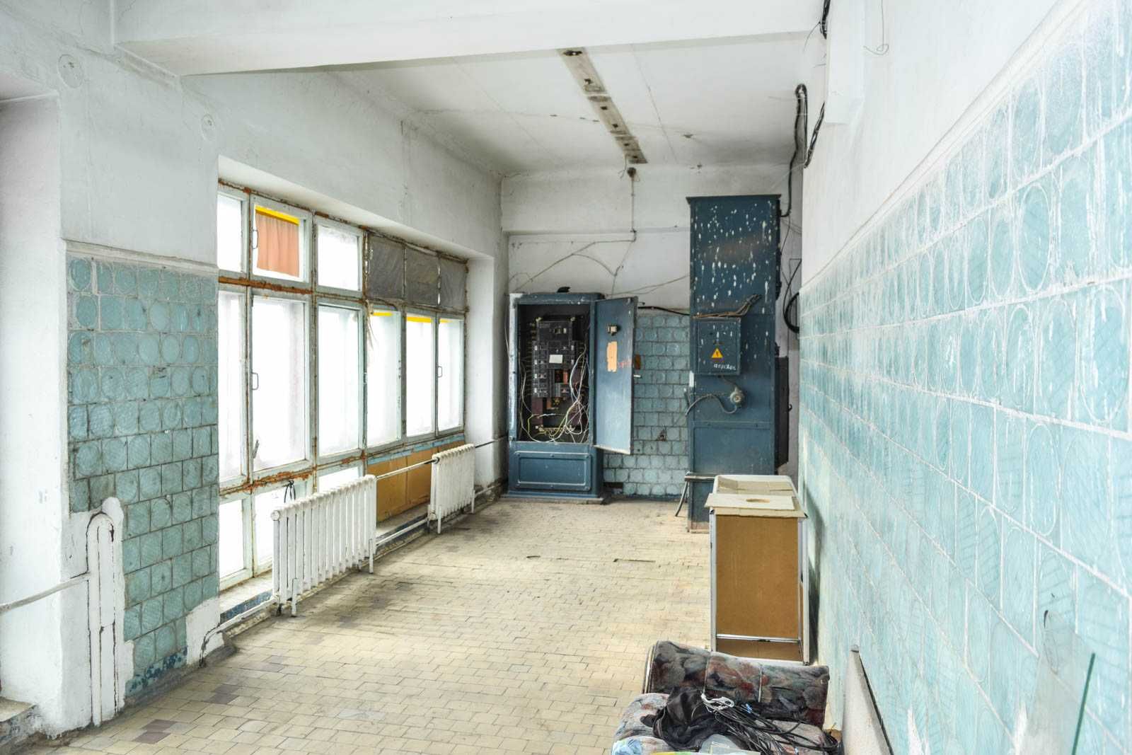 Продажа трехэтажного кирпичного здания в районе нового ЦОТа.