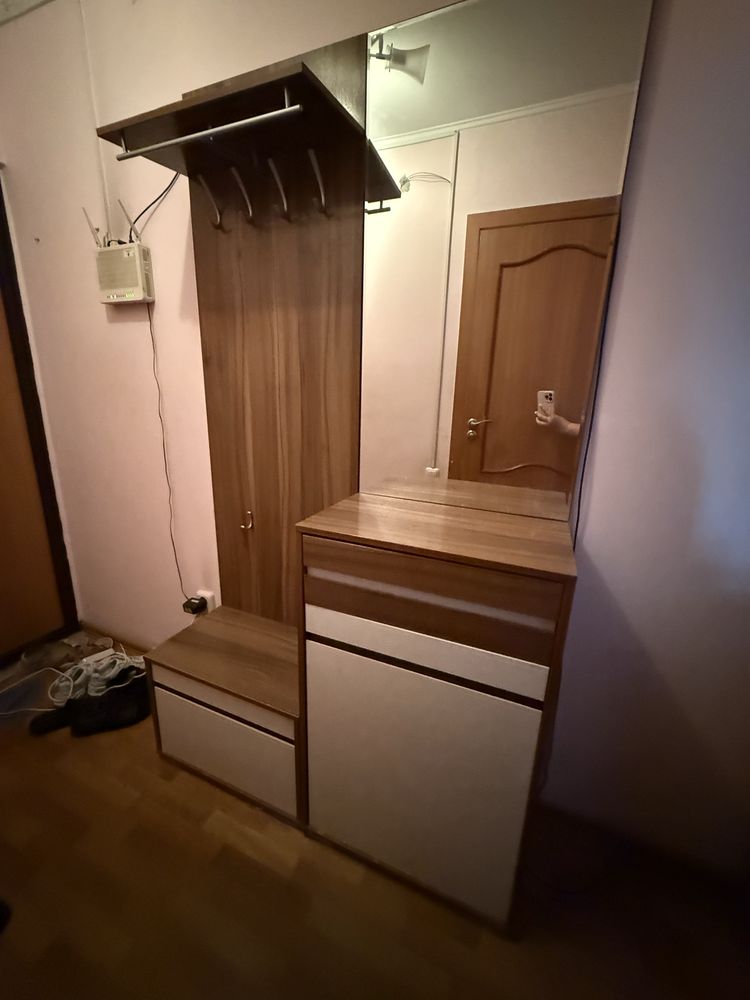 Продам прихожую, б/у