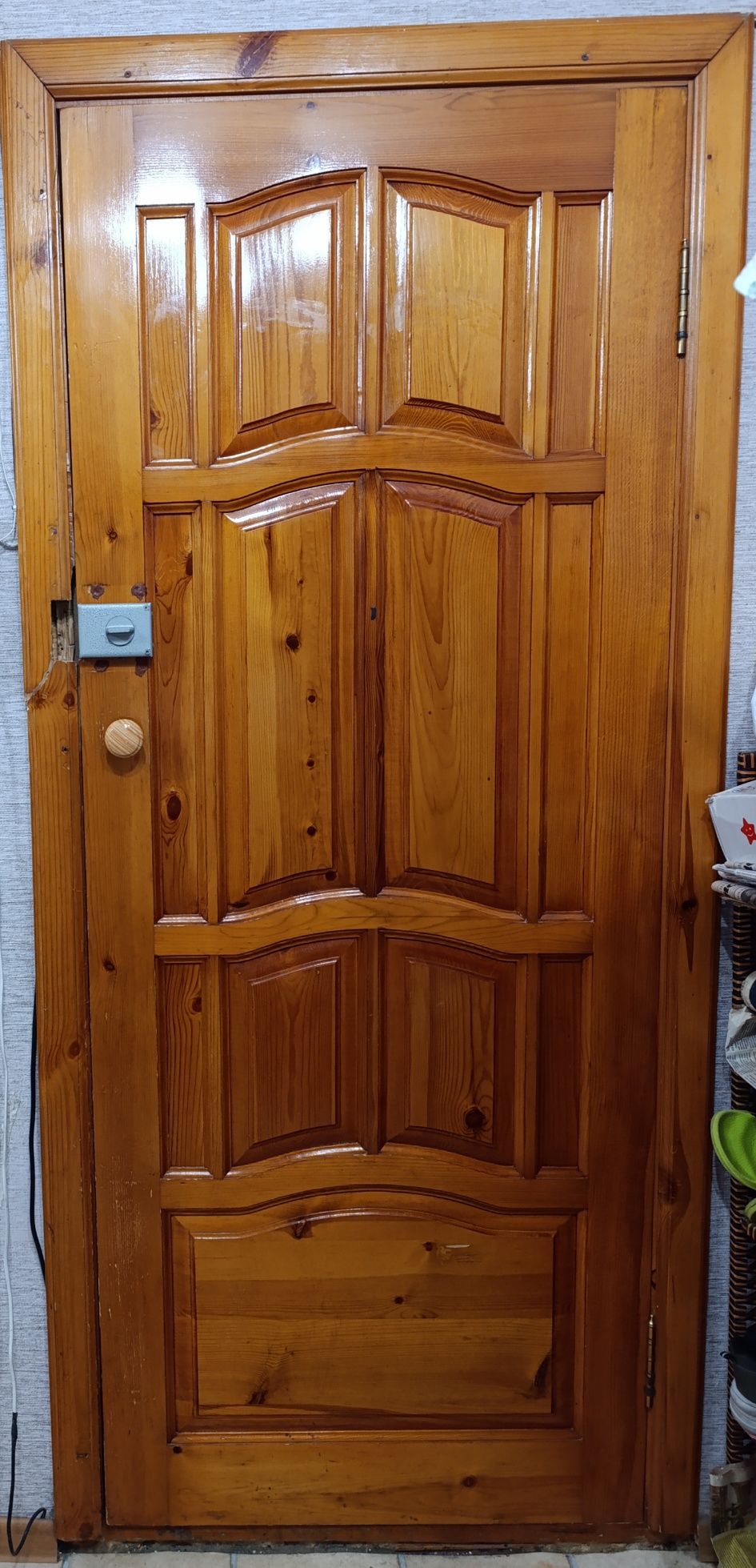 Продам железную дверь