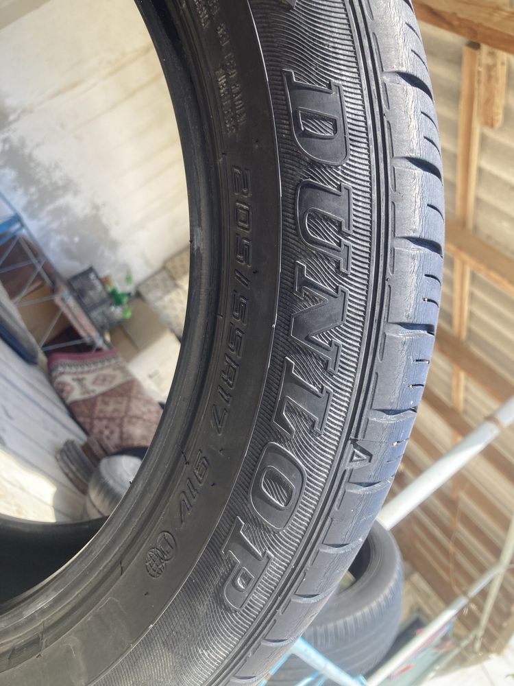Фирма DUNLOP 4 шт в хорошем состоянии 205/55/R17, еще 2 шины есть