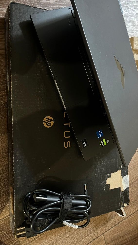 Продам Ноутбук HP Victus 15.6" 15-fa0016ci. коробка иметься,