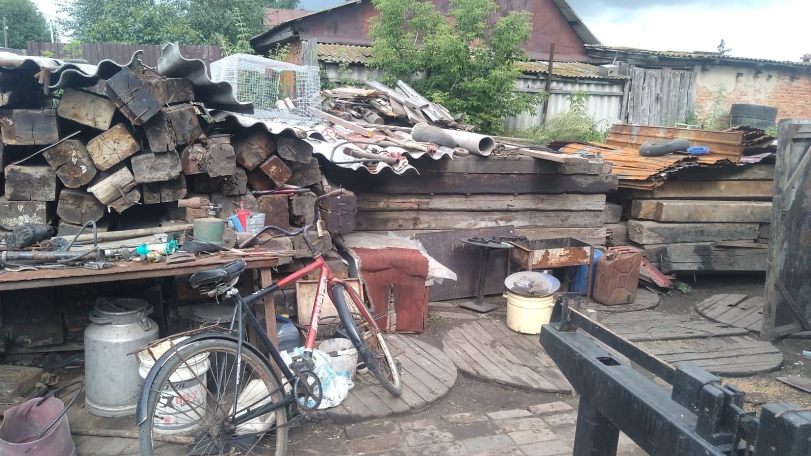 Продам весы,резак,шпалы