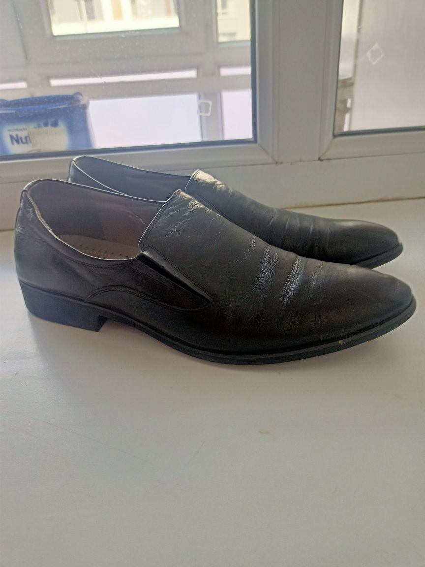Продам мужские кожаные туфли
