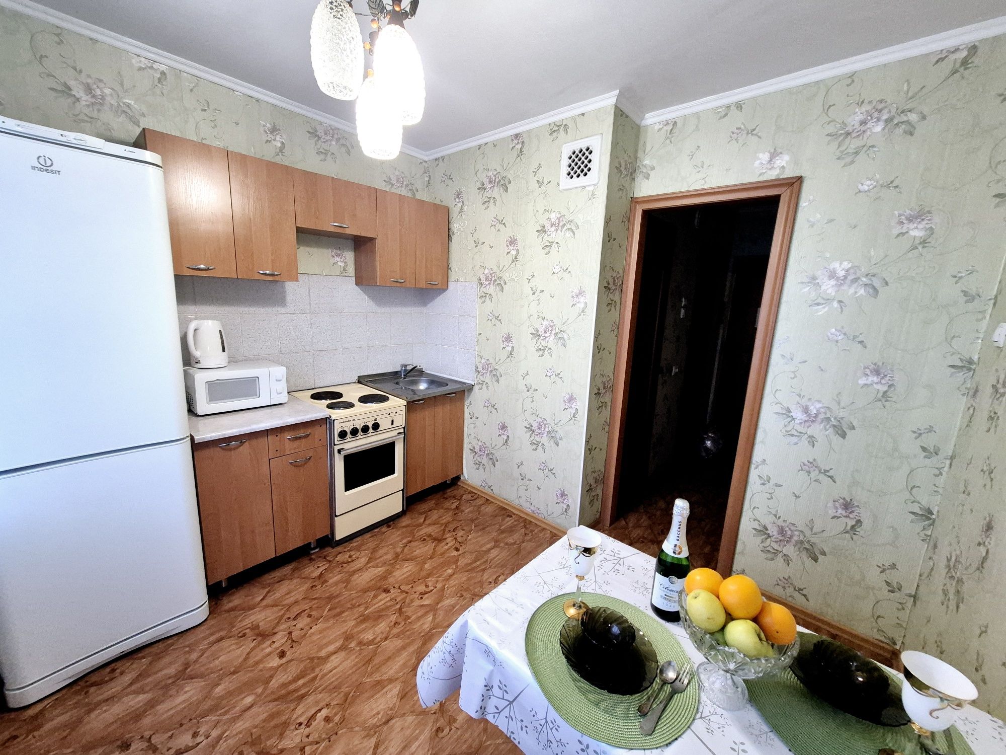 Сдам 1 ком. Кв. Интернет. Смарт тв. 2 часа 3500 тенге. Ночь 8000 тнг