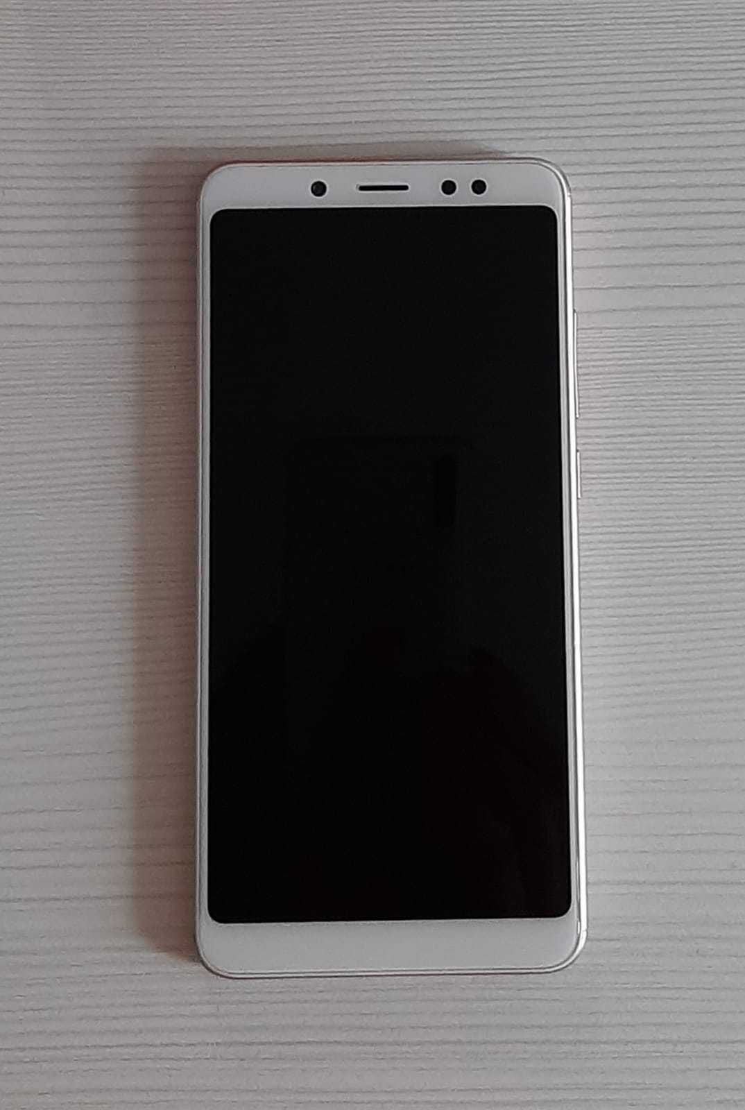 XIAOMI Redmi Note 5 32Gb золотистый. В отличном состоянии.