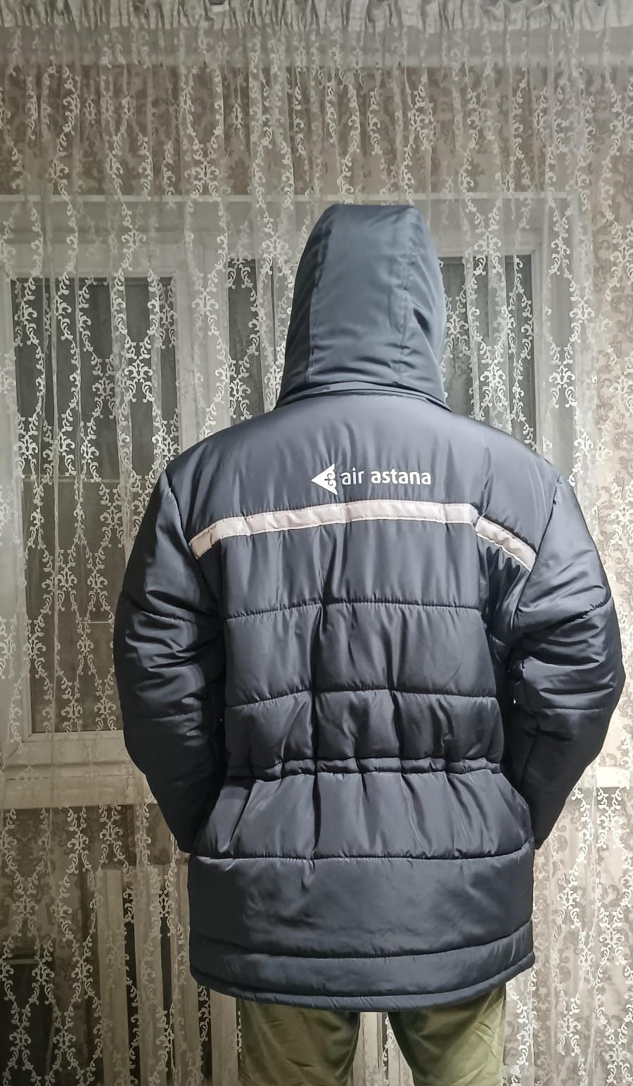 Продам бушлат новый зимний теплый с капюшоном