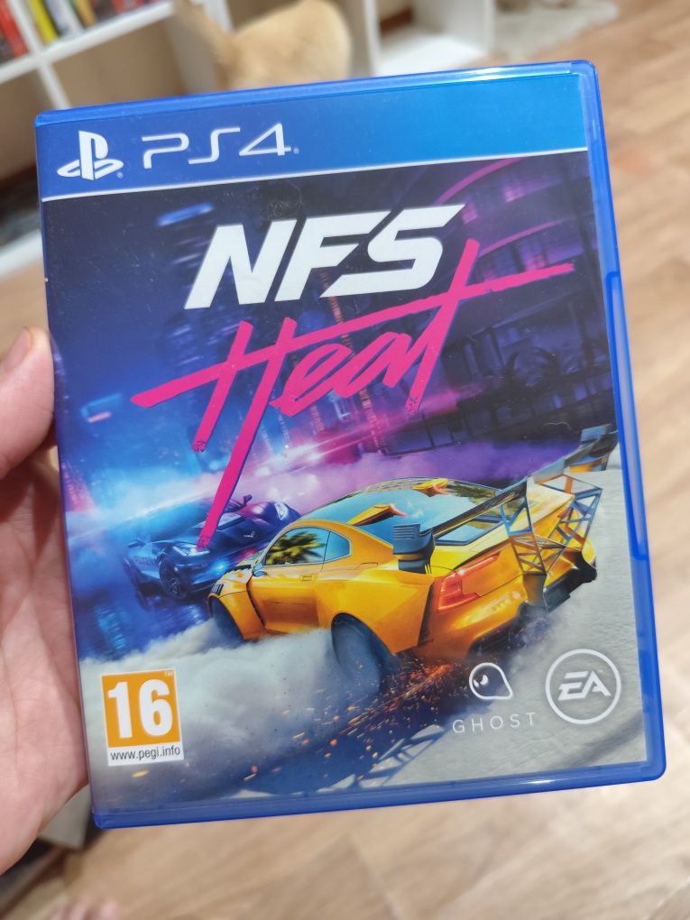 Диски на ps4, ps5, фигурка