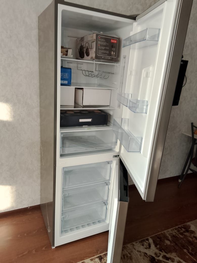 Срочно продам холодильник почти новый