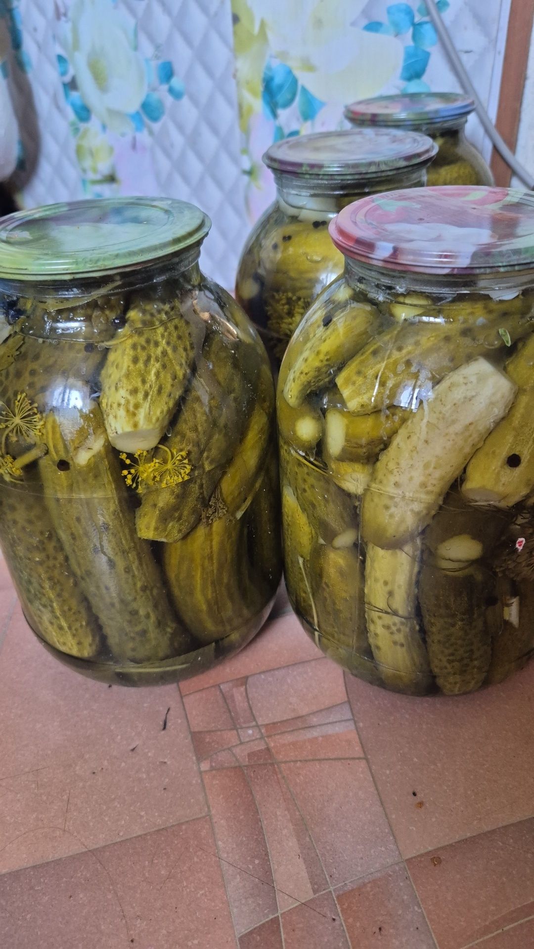 Продам  кампот  из вишни.  Сладкий.  2 ,литра 1400.  3 литра 2 т.