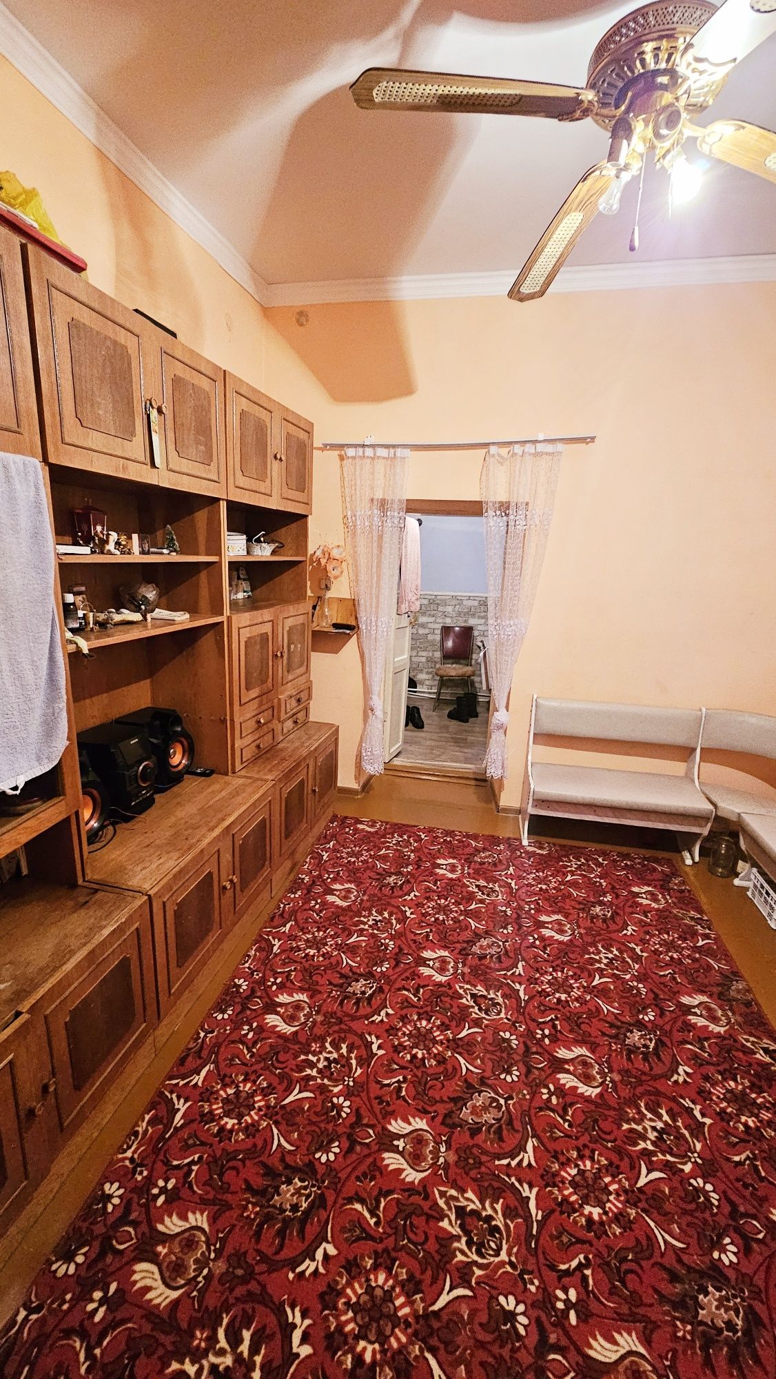 Продам 2 ух ком квартиру. Центр