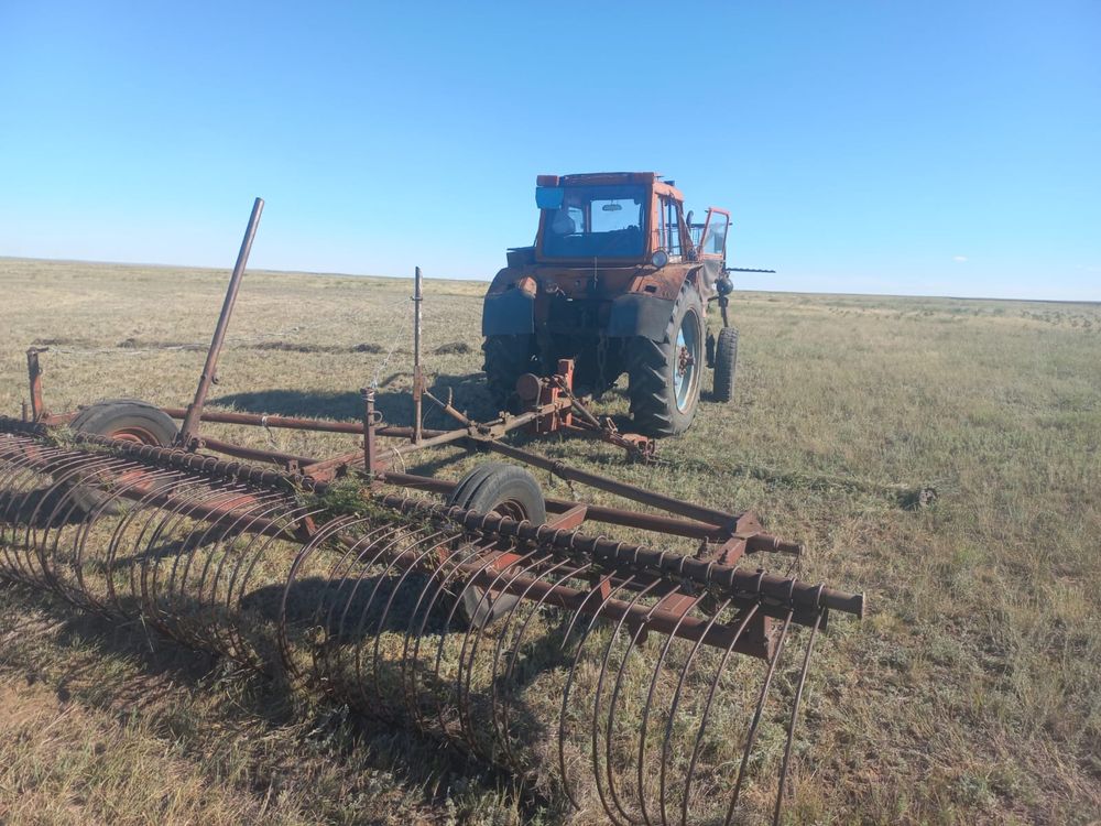Продам МТЗ-80 с КУНом, тележка, косилка, волокуша