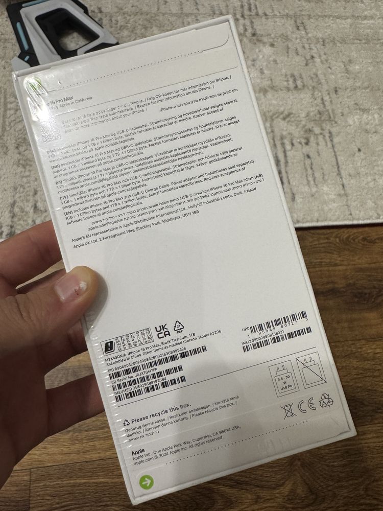 iPhone 16 Pro Max, Black titanium, 1tb