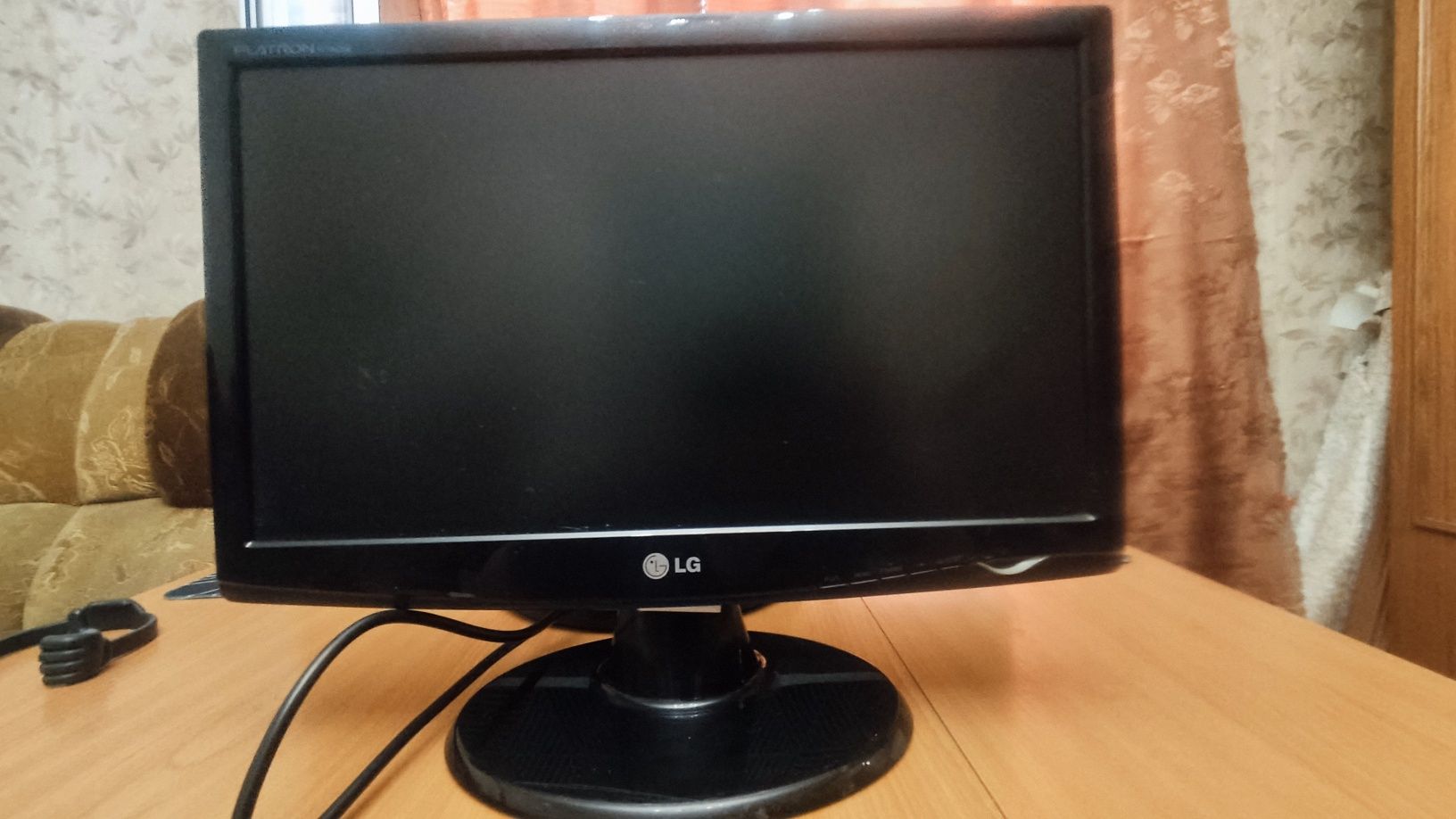 Продам 2 монитора LG