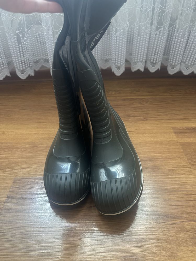 Резиновые сапоги